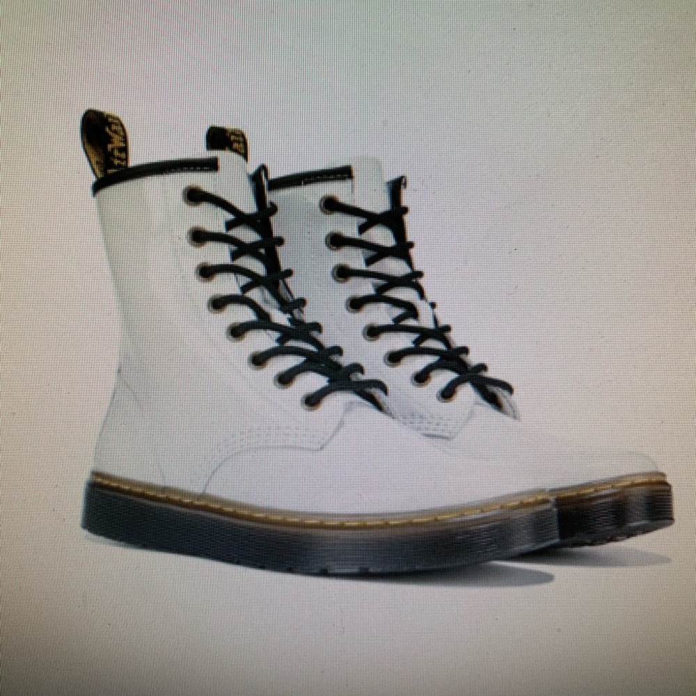 WOMENS DR MARTENS BOOTS PATENT WHITE SIZE 9 NEW!